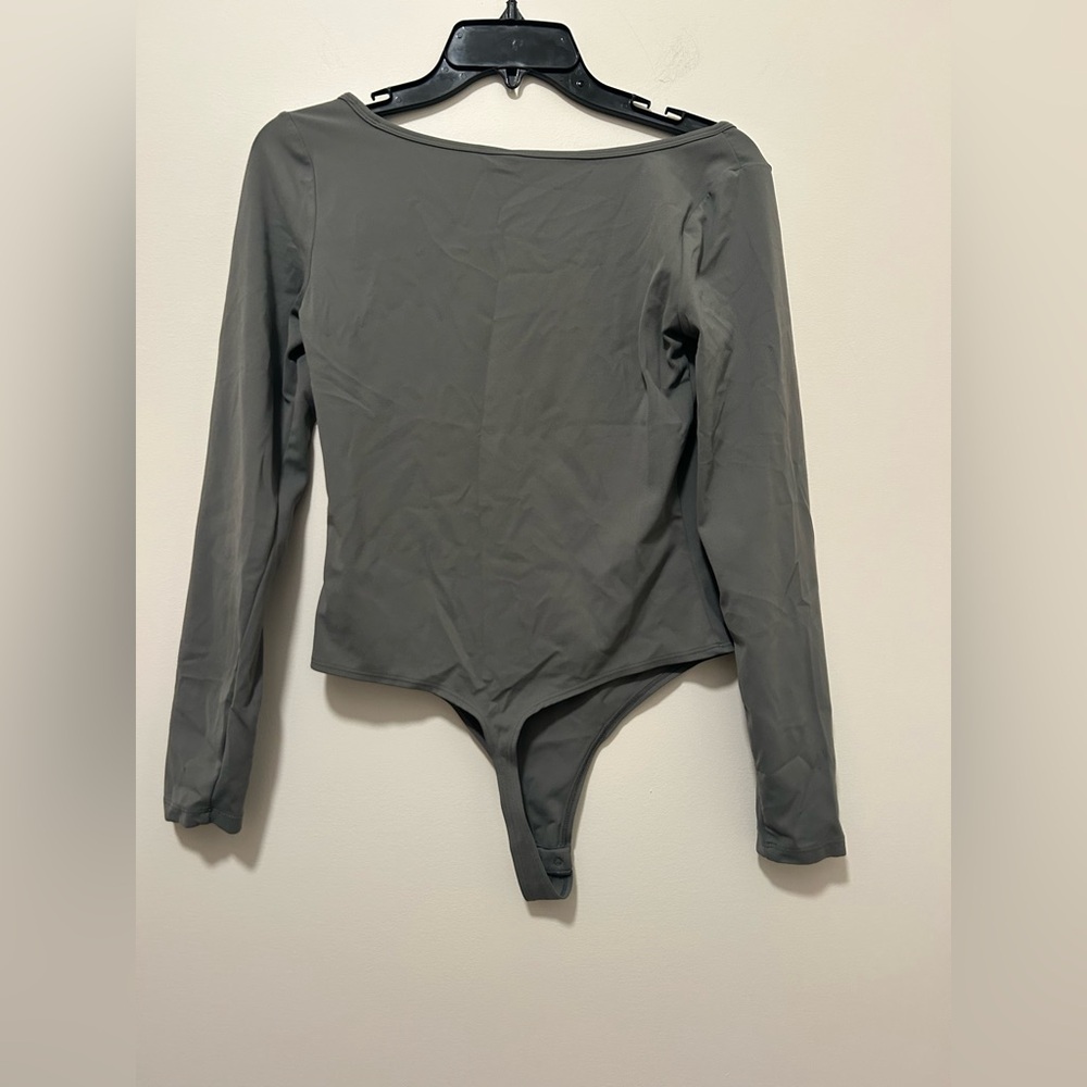 medium gray crz yoga bodysuit! - Picture 2 of 3